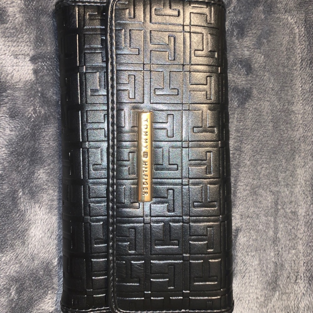Tommy Hilfiger wallet